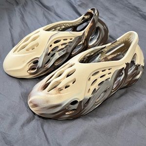 Yeezy Foam Runners NWOT